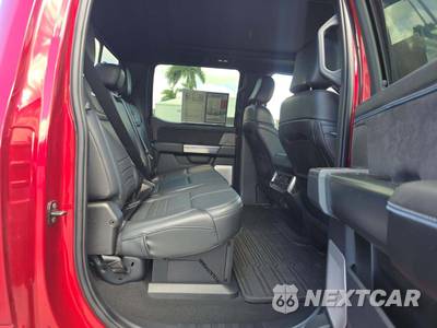 2025 Ford Super Duty F-250 Platinum Crew Cab Medium Bed - zdjęcie 13 z 21 - miniatura