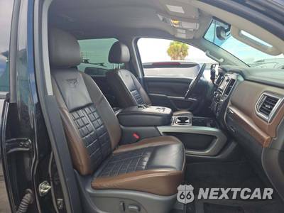2018 Nissan TITAN Platinum Reserve Crew Cab Short Bed - zdjęcie 18 z 30 - miniatura