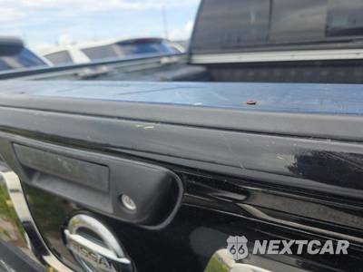 2018 Nissan TITAN Platinum Reserve Crew Cab Short Bed - zdjęcie 27 z 30 - miniatura