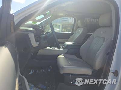 2024 Ford Expedition Platinum - zdjęcie 3 z 20 - miniatura