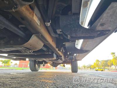 2025 Chevrolet Silverado 2500HD LT Crew Cab Medium Bed 1LT - zdjęcie 7 z 21 - miniatura