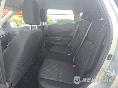 2026 Mitsubishi Outlander Sport 2.0 LE - zdjęcie 13 z 20 - miniatura