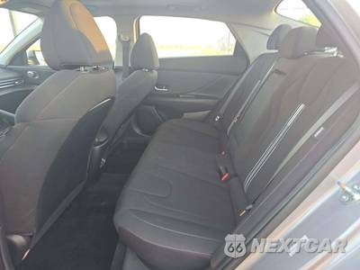 2025 Hyundai Elantra SEL Convenience - zdjęcie 13 z 21 - miniatura