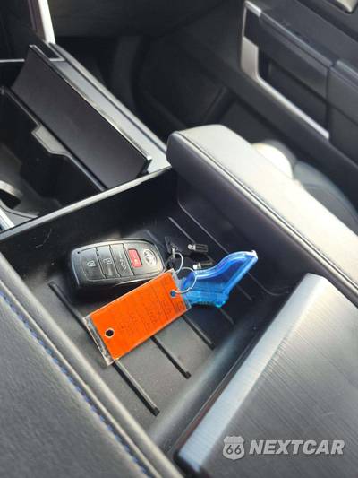 2022 Toyota Tundra Platinum Crew Cab Short Bed - zdjęcie 8 z 29 - miniatura