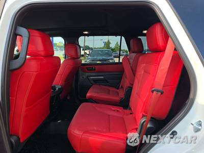 2025 Toyota Sequoia TRD Pro - zdjęcie 13 z 22 - miniatura