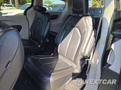 2023 Chrysler Pacifica Touring L 121.6" WB - zdjęcie 13 z 22 - miniatura