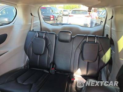 2023 Chrysler Pacifica Touring L 121.6" WB - zdjęcie 14 z 22 - miniatura