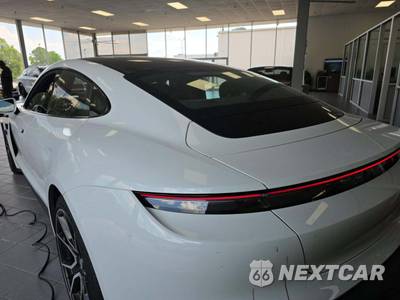 2022 Porsche Taycan - zdjęcie 2 z 23 - miniatura
