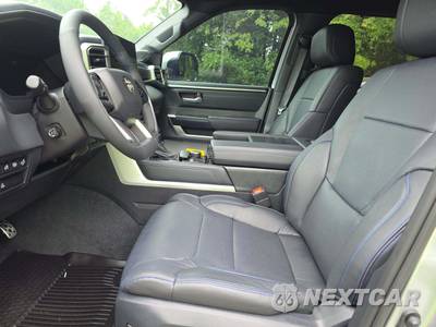 2025 Toyota Tundra Platinum Crew Cab Short Bed - zdjęcie 6 z 20 - miniatura