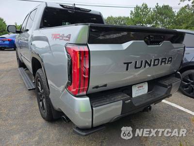 2025 Toyota Tundra Platinum Crew Cab Short Bed - zdjęcie 2 z 20 - miniatura