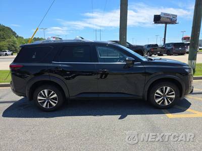 2025 Nissan Pathfinder SL - zdjęcie 4 z 22 - miniatura