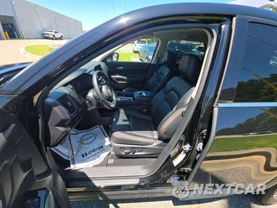 2025 Nissan Pathfinder SL - zdjęcie 6 z 22 - miniatura