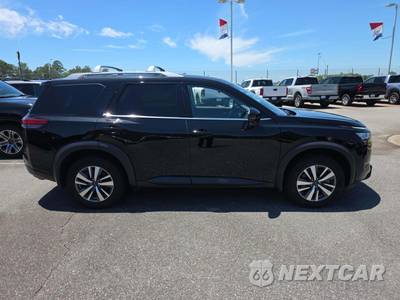 2024 Nissan Pathfinder SL - zdjęcie 4 z 21 - miniatura