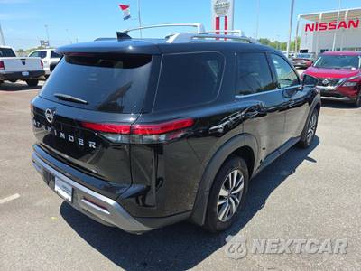 2024 Nissan Pathfinder SL - zdjęcie 3 z 21 - miniatura