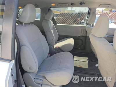 2020 Toyota Sienna L 7-Passenger 119.3" WB - zdjęcie 14 z 33 - miniatura