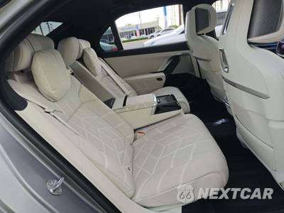 2023 BMW i7 xDrive60 M SPORT LINE - zdjęcie 17 z 26 - miniatura