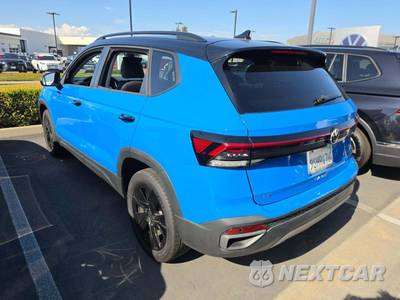 2025 Volkswagen Taos SE Black - zdjęcie 2 z 25 - miniatura