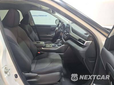 2020 Toyota Highlander LE - zdjęcie 19 z 31 - miniatura