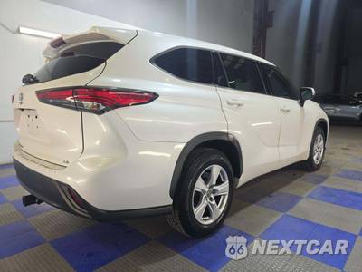 2020 Toyota Highlander LE - zdjęcie 3 z 31 - miniatura