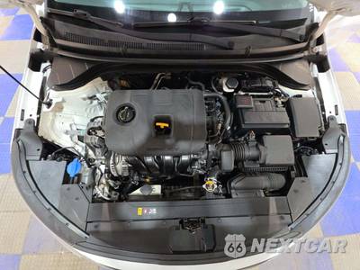 2020 Hyundai Elantra SEL Sedan - zdjęcie 25 z 29 - miniatura