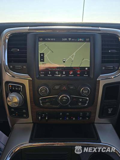 2018 Ram 1500 Laramie Crew Cab Short Bed - zdjęcie 10 z 22 - miniatura