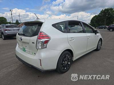 2015 Toyota Prius v Three - zdjęcie 3 z 26 - miniatura