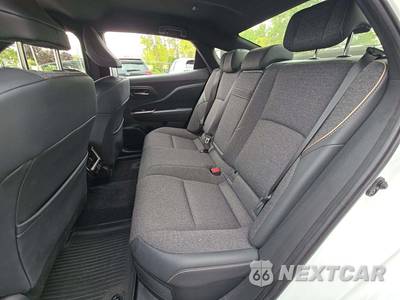 2024 Toyota Crown XLE - zdjęcie 13 z 21 - miniatura