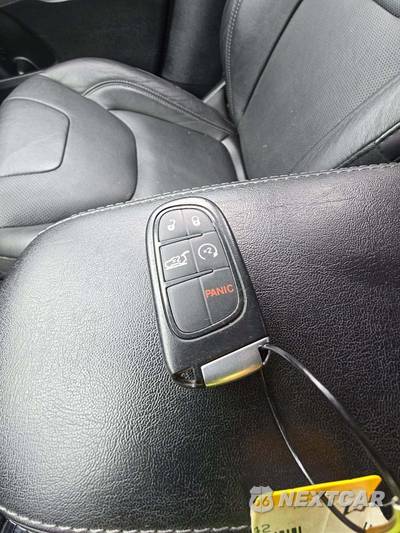 2019 Jeep Cherokee Limited - zdjęcie 8 z 24 - miniatura