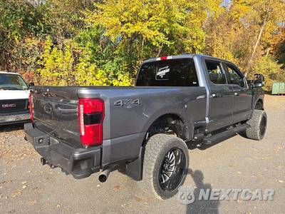 2024 Ford Super Duty F-250 Lariat Crew Cab Medium Bed - zdjęcie 3 z 22 - miniatura