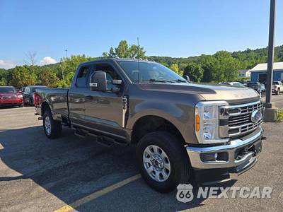 2023 Ford Super Duty F-250 XLT Extended Cab Long Bed w/Rear Doors - zdjęcie 4 z 22 - miniatura