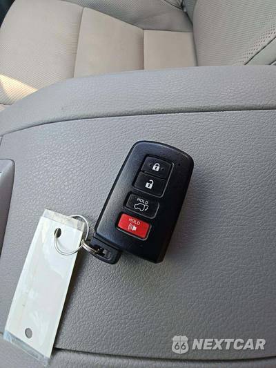 2019 Toyota Highlander Hybrid Limited - zdjęcie 8 z 26 - miniatura
