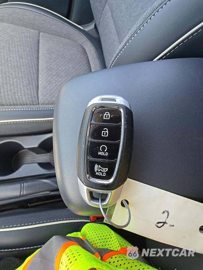 2023 Hyundai Venue Limited - zdjęcie 8 z 21 - miniatura