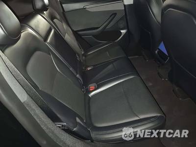 2026 Tesla Model Y Standard - zdjęcie 16 z 20 - miniatura