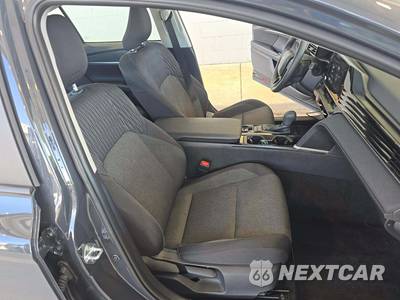 2026 Toyota Camry LE - zdjęcie 18 z 21 - miniatura