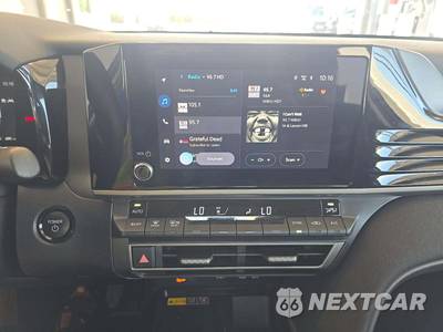 2026 Toyota Camry LE - zdjęcie 10 z 21 - miniatura