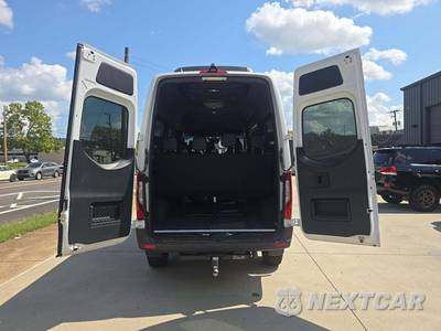 2024 Mercedes-Benz Sprinter 2500 Passenger Van 144.0" WB - zdjęcie 15 z 21 - miniatura