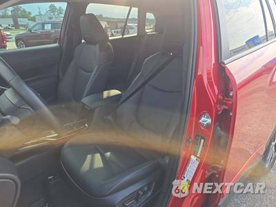 2024 Toyota Corolla Cross XLE - zdjęcie 3 z 17 - miniatura
