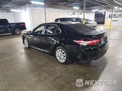 2018 Toyota Camry LE - zdjęcie 2 z 23 - miniatura