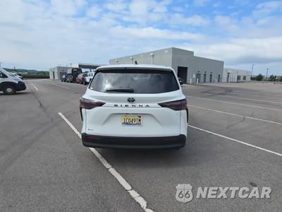2026 Toyota Sienna LE 8-Passenger 120.5" WB - zdjęcie 4 z 28 - miniatura