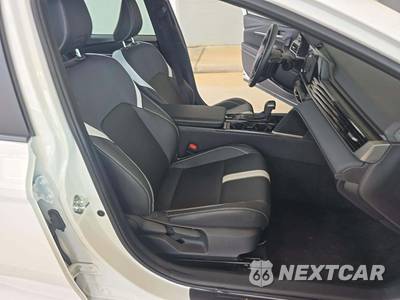 2026 Toyota Camry SE - zdjęcie 18 z 22 - miniatura