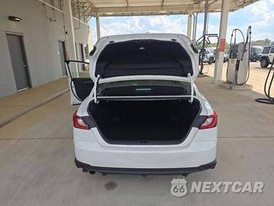 2026 Toyota Camry SE - zdjęcie 14 z 22 - miniatura