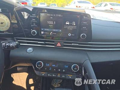 2022 Hyundai Elantra SEL - zdjęcie 10 z 24 - miniatura