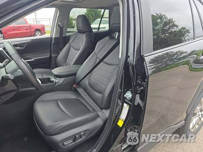 2025 Toyota RAV4 XLE Premium - zdjęcie 3 z 19 - miniatura