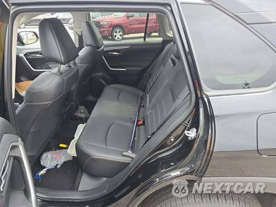 2025 Toyota RAV4 XLE Premium - zdjęcie 10 z 19 - miniatura