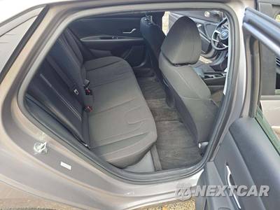2021 Hyundai Elantra SEL - zdjęcie 16 z 26 - miniatura