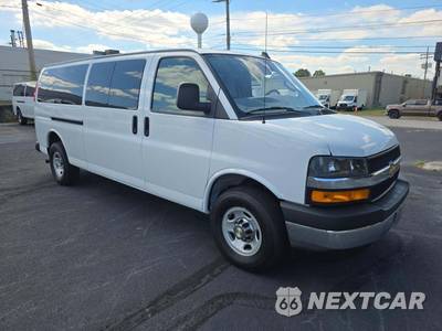 2024 Chevrolet Express 3500 Passenger Van LT 1LT 155.1" WB - zdjęcie 4 z 20 - miniatura