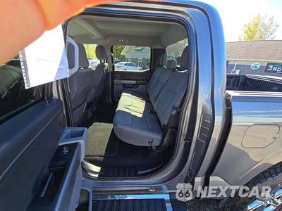 2025 Ford F-150 XLT Crew Cab Short Bed - zdjęcie 10 z 17 - miniatura
