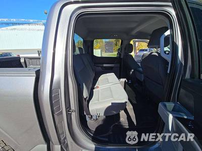 2025 Ford F-150 XLT Crew Cab Short Bed - zdjęcie 13 z 17 - miniatura