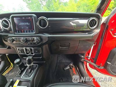 2020 Jeep Wrangler Unlimited Sahara Altitude Edition - zdjęcie 16 z 20 - miniatura