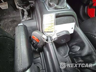 2020 Jeep Wrangler Unlimited Sahara Altitude Edition - zdjęcie 5 z 20 - miniatura
